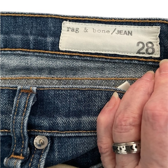 Womens rag and bone jeans. The Dre style. Medium wash, low rise. Size 28. - Picture 5 of 6